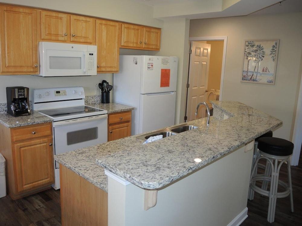 2703m 1 Bedroom Condo