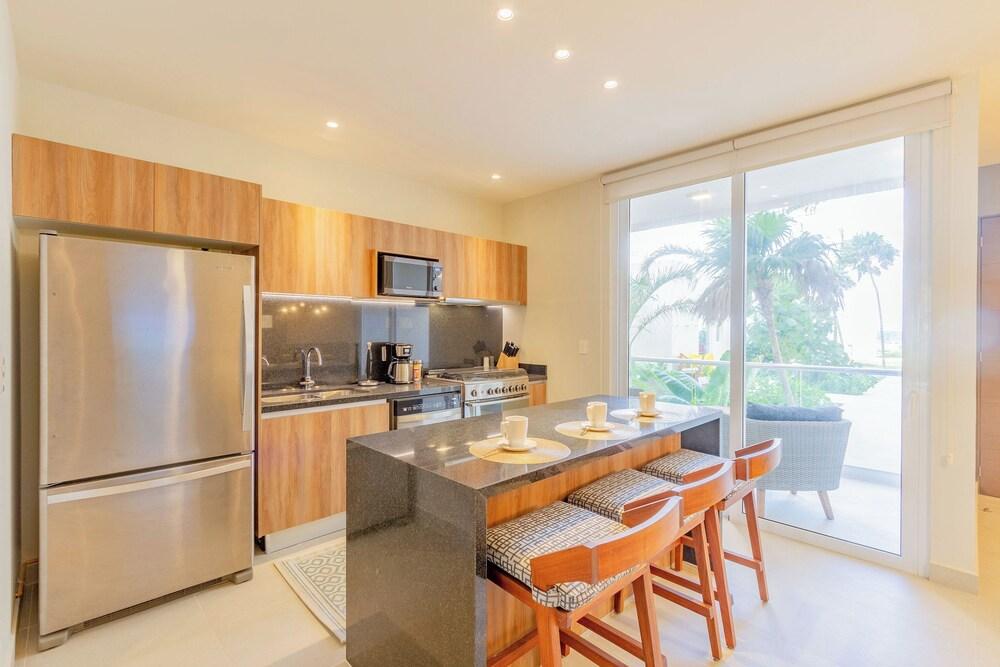 Chic Beachfront Condo Ocean View