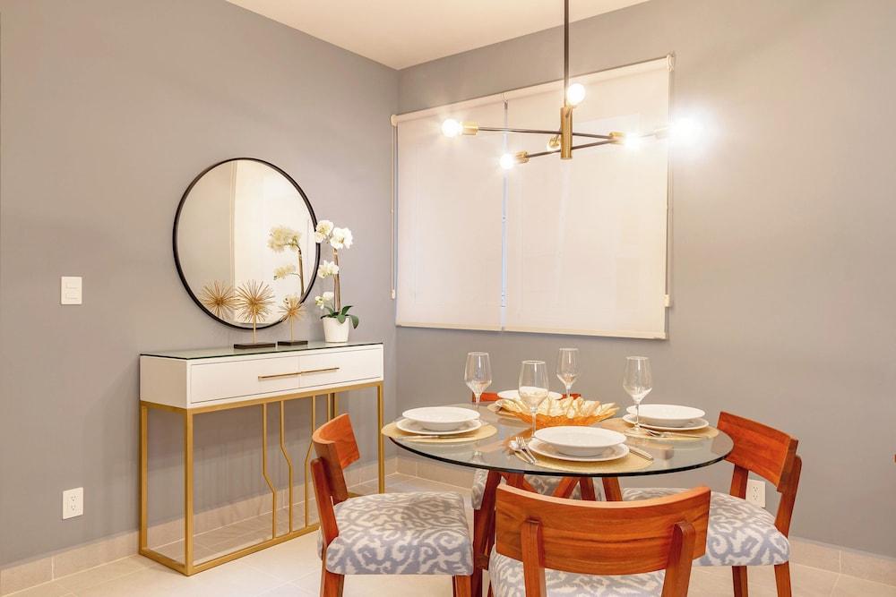 Chic Beachfront Condo Ocean View