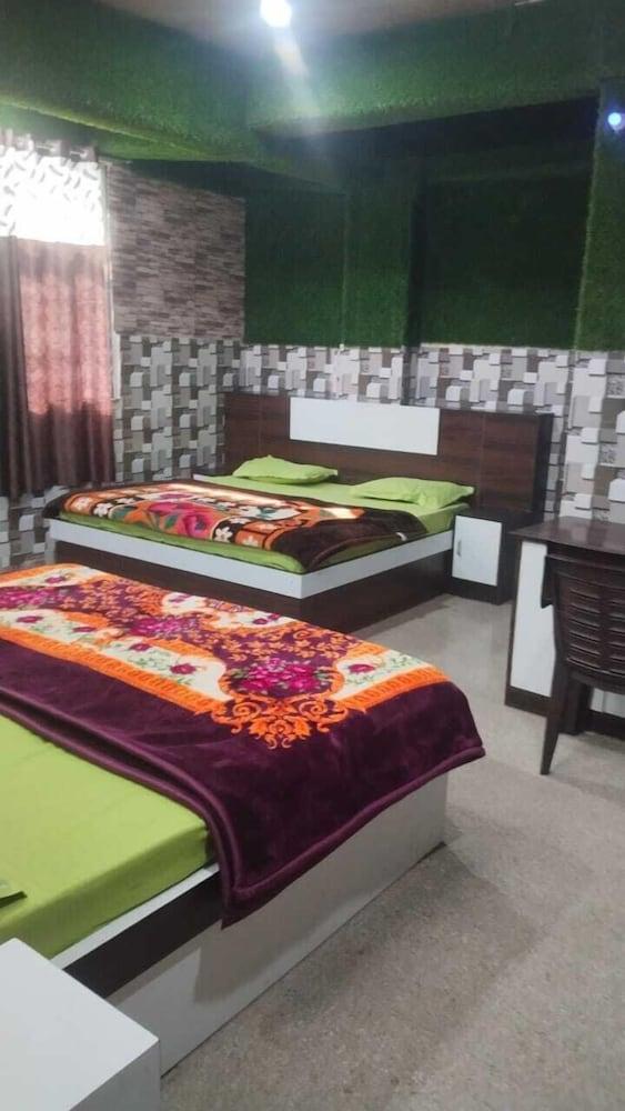 Hotel Premdeep Aashray Vridavan