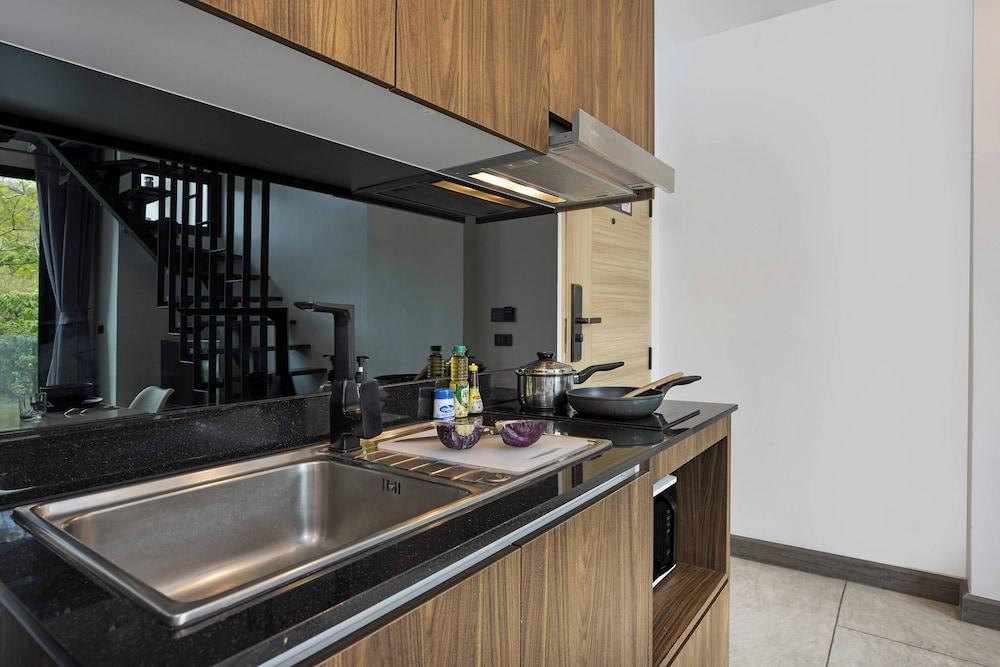 Naiharn Duplex near the Beach UTL A124