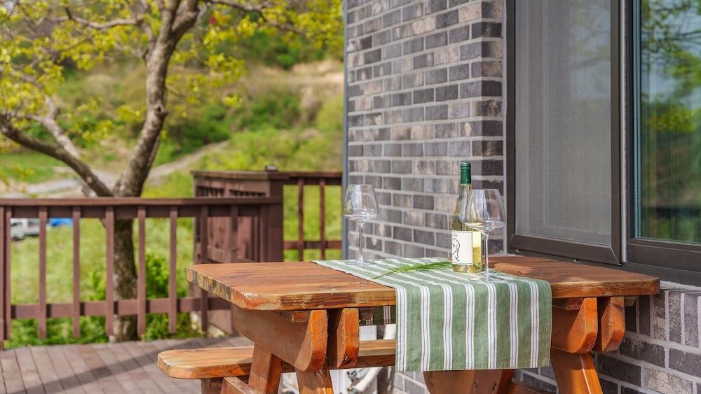 Gyeongju Happy Dream Ocean View Pension