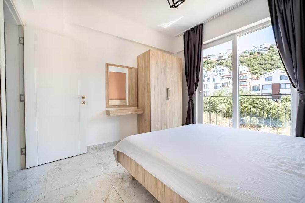 Kaş Eylül Suit Apart