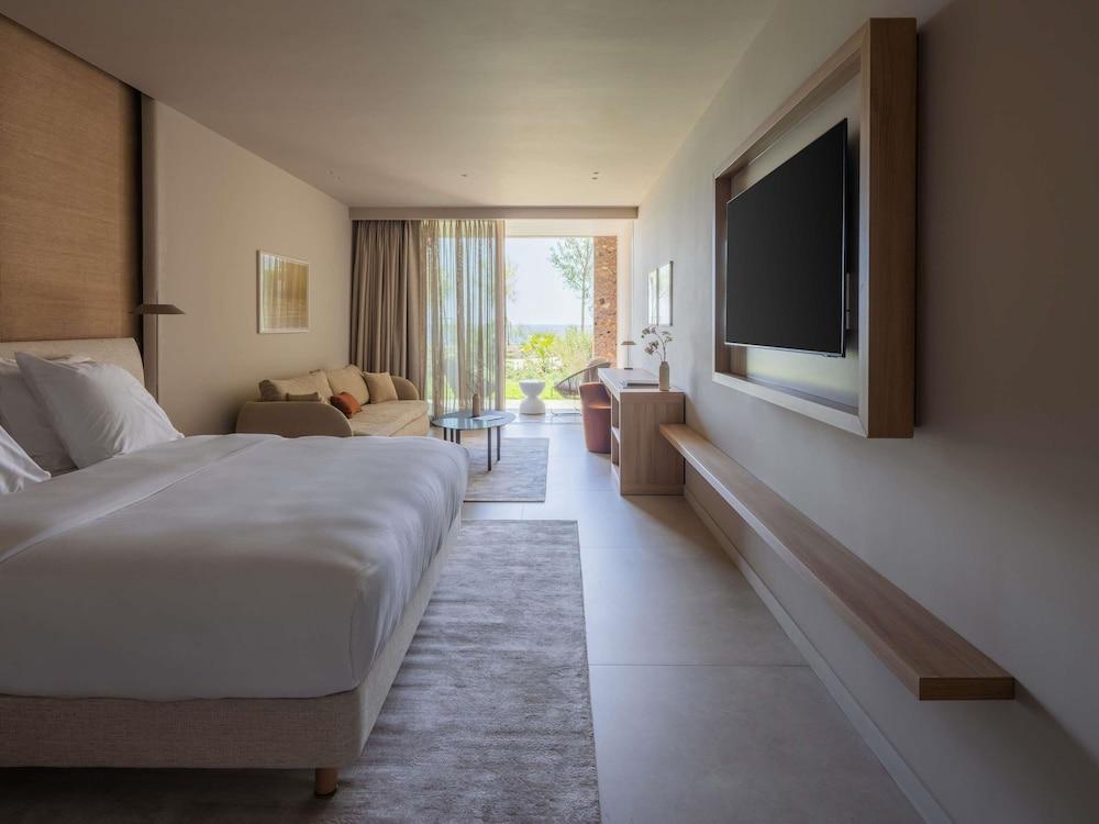 Green Coast Hotel Mgallery Collection