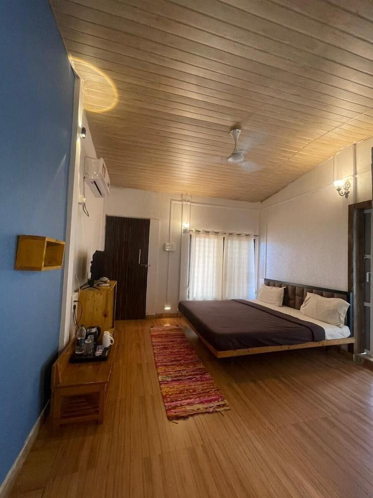 Astoria Lagoon Resort