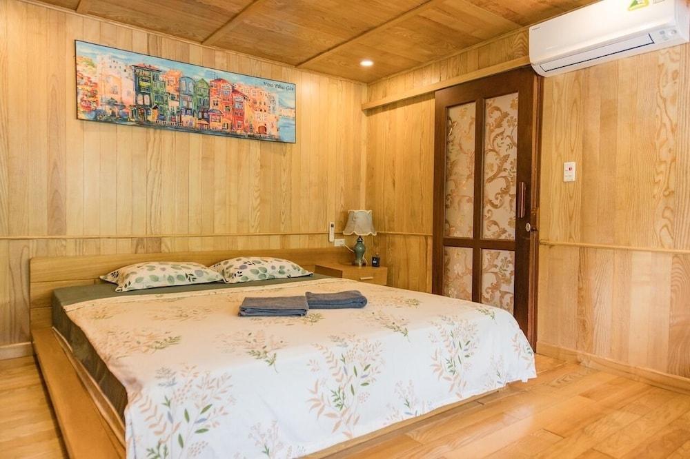 Lan Ha Floating Homestay