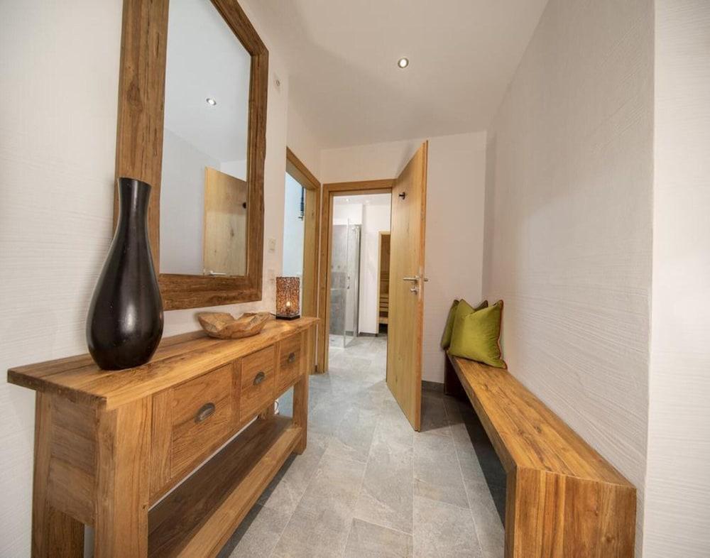 Stylish Alpine Chalet With Carport