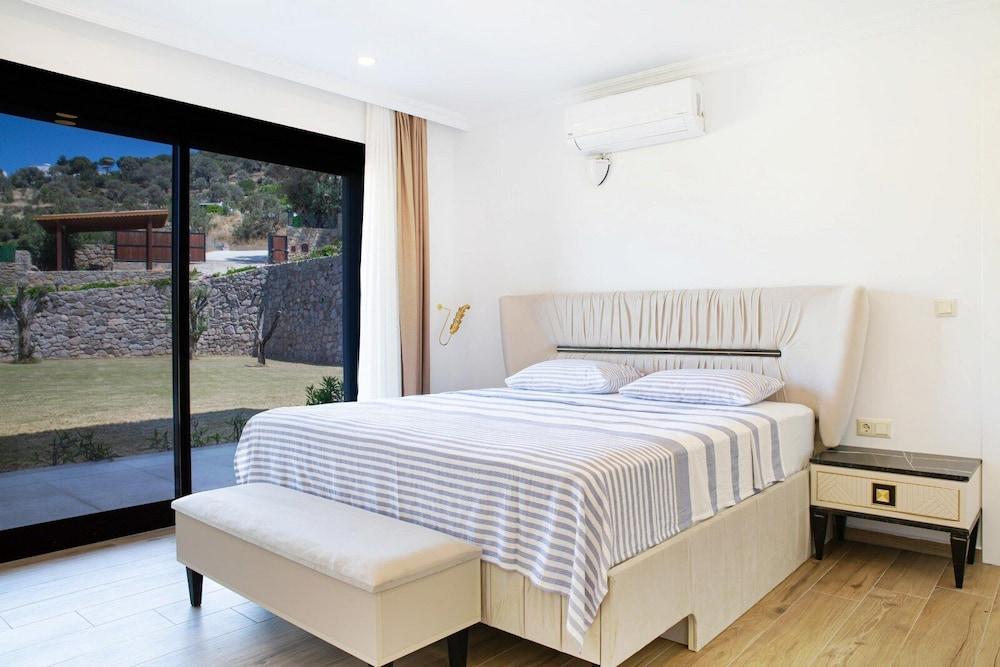 BD4140 by İmportant Group Travel