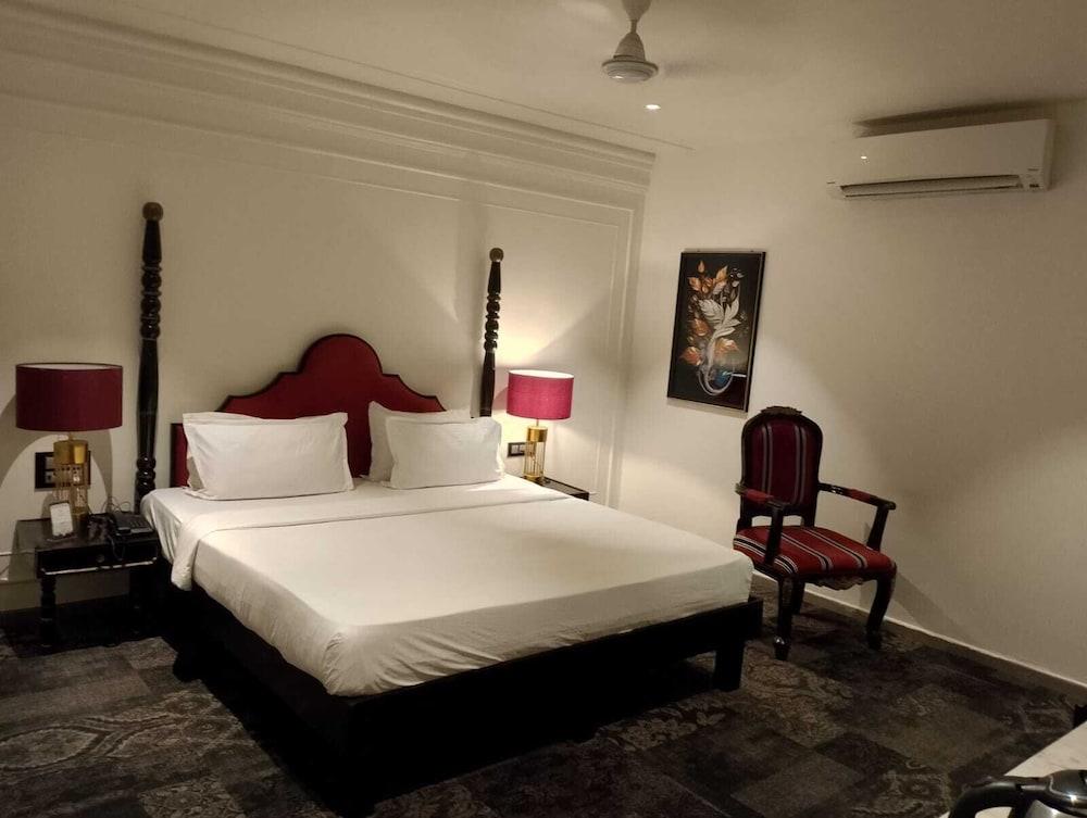 The Saga Hotel Green Park