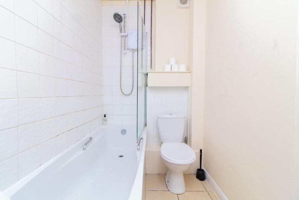 Brookvale Guest House Room 12