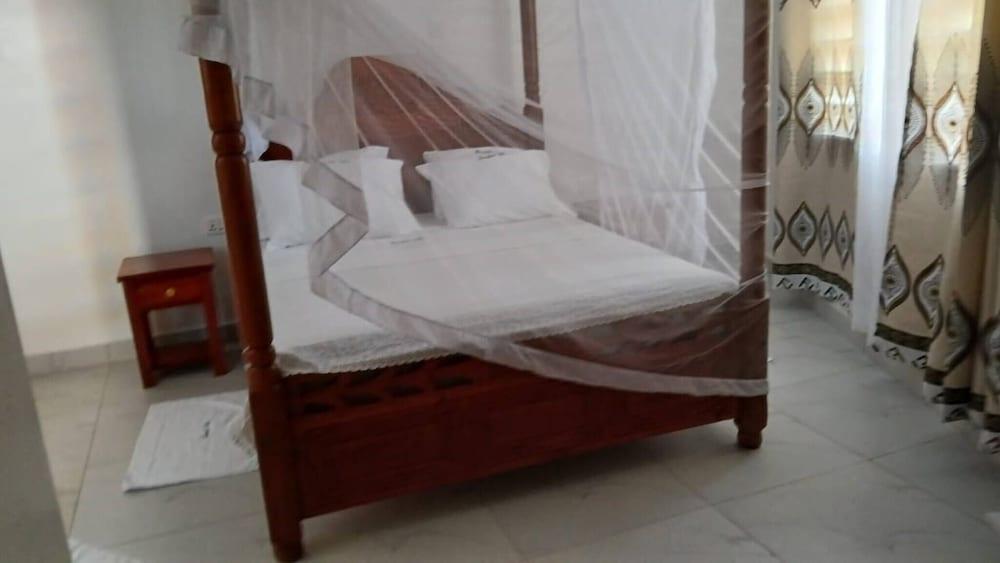 Greenfield Villa M-diani