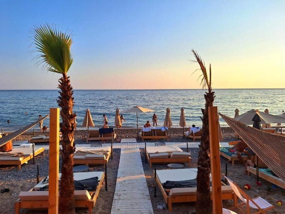 Sea Whisper Apartment