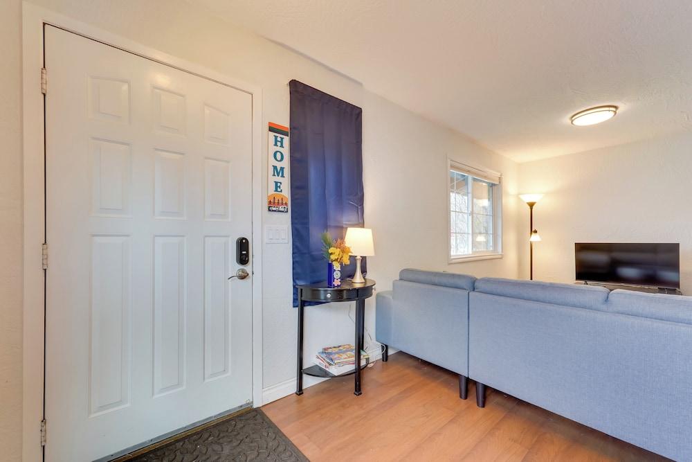 3 Mi to Alaska Zoo: Family Home in Anchorage!