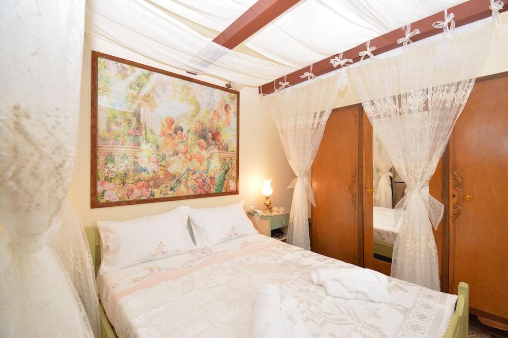 Gioma Stone House by Checkin