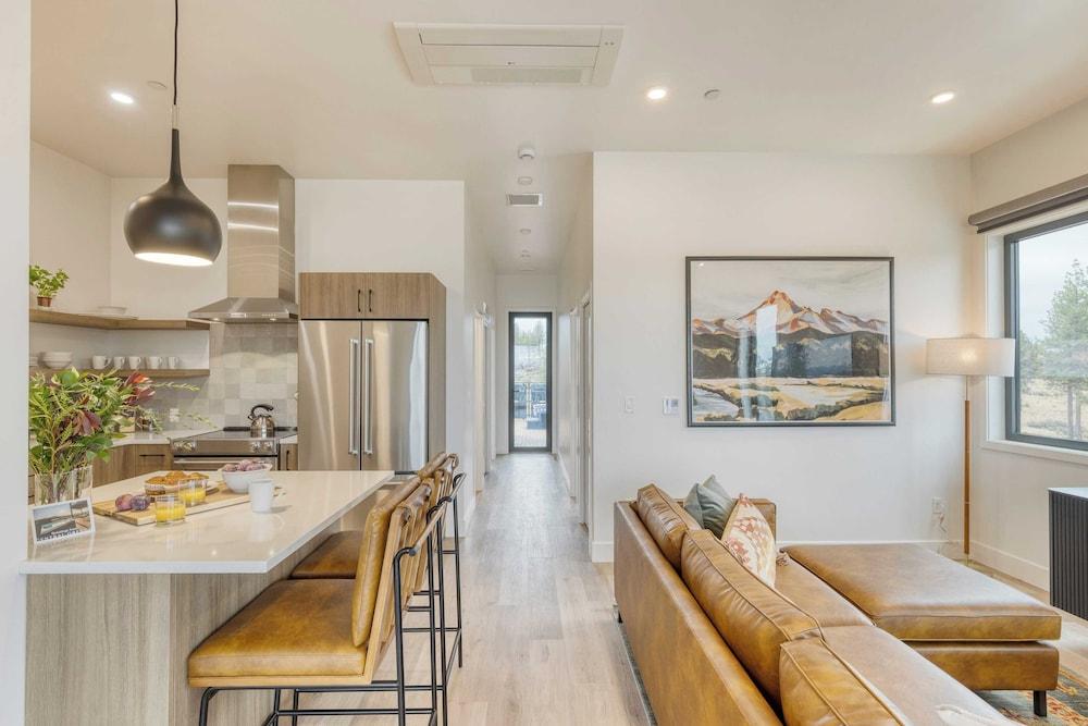 2 Units Minutes to Downtown Bend Hot Tub 1208 Skyline Ranch by Avantstay