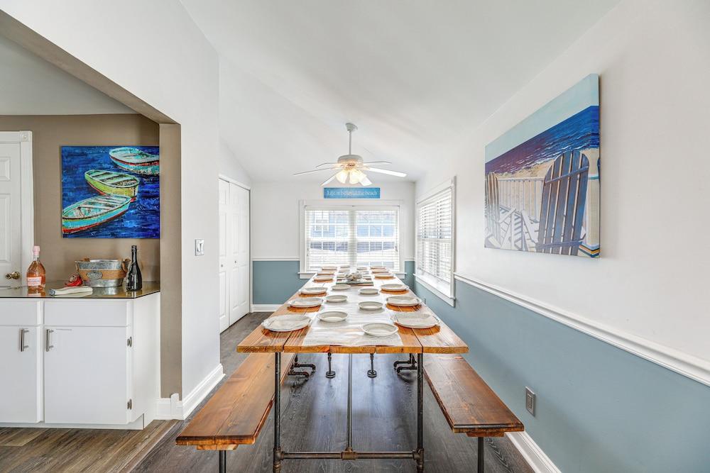 Steps to Shore: Newly Renovated Dewey Beach Home!