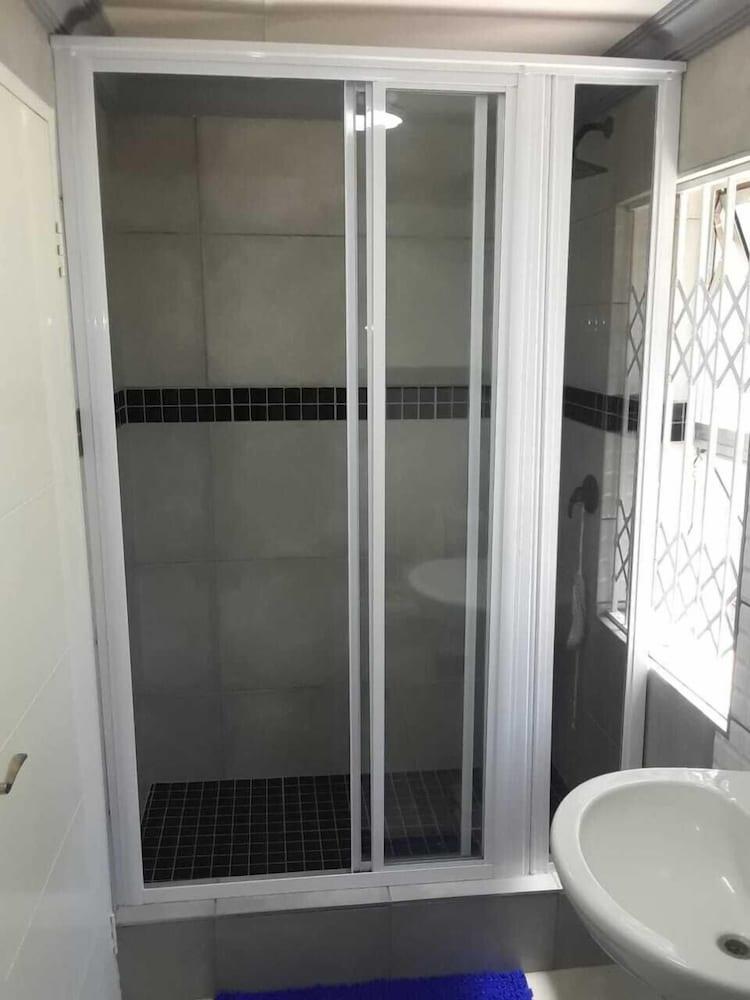 Newcastle Thully guest house