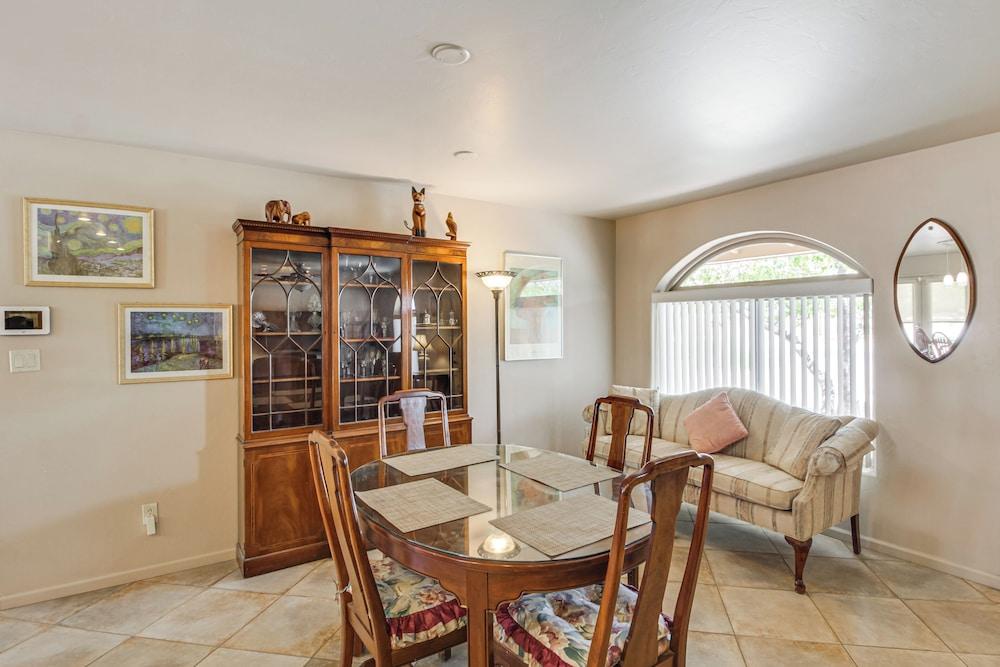 7 Mi to Catalina State Park: Home w/ Mountain View