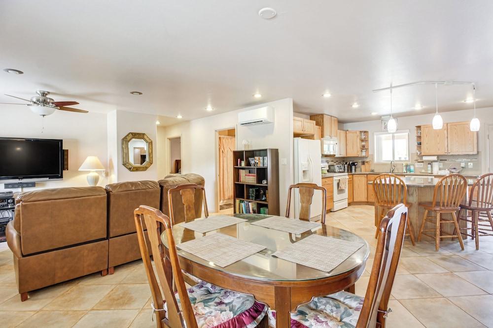 7 Mi to Catalina State Park: Home w/ Mountain View