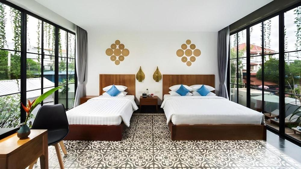 Room-family Suite With Balcony