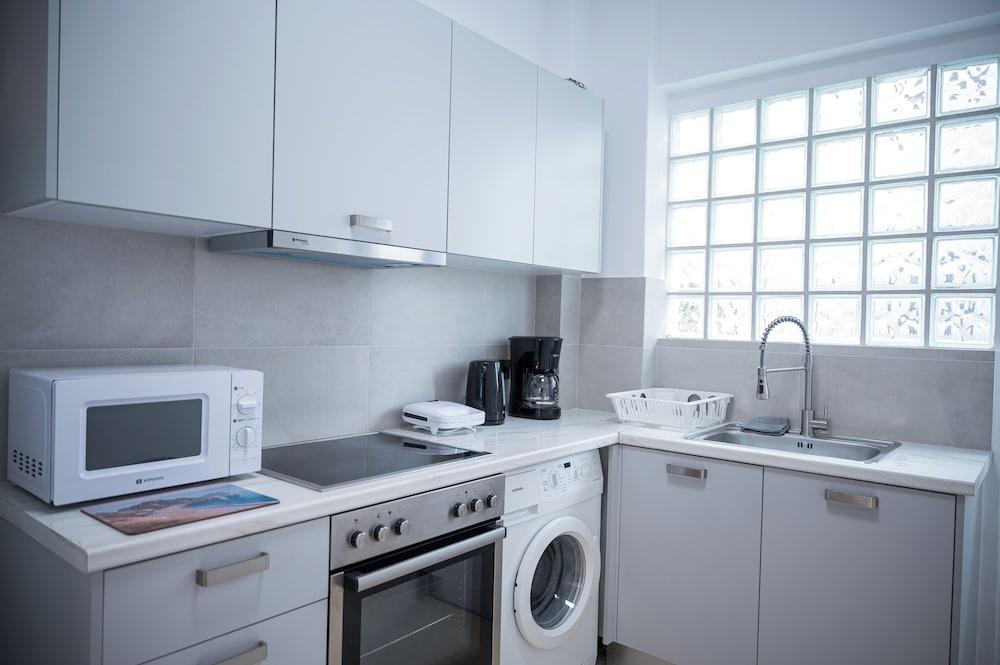 Grec Maison Piraeus by GrecCollection