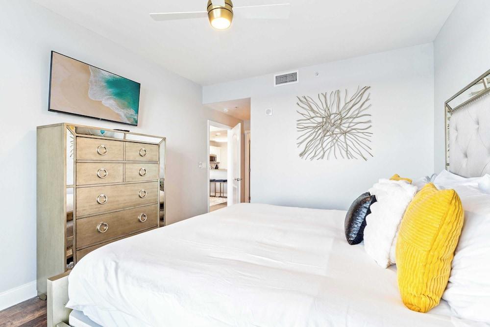 Lake Views At Blue Heron