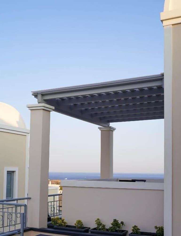 The Noverian Bios Caldera Sunset Suites