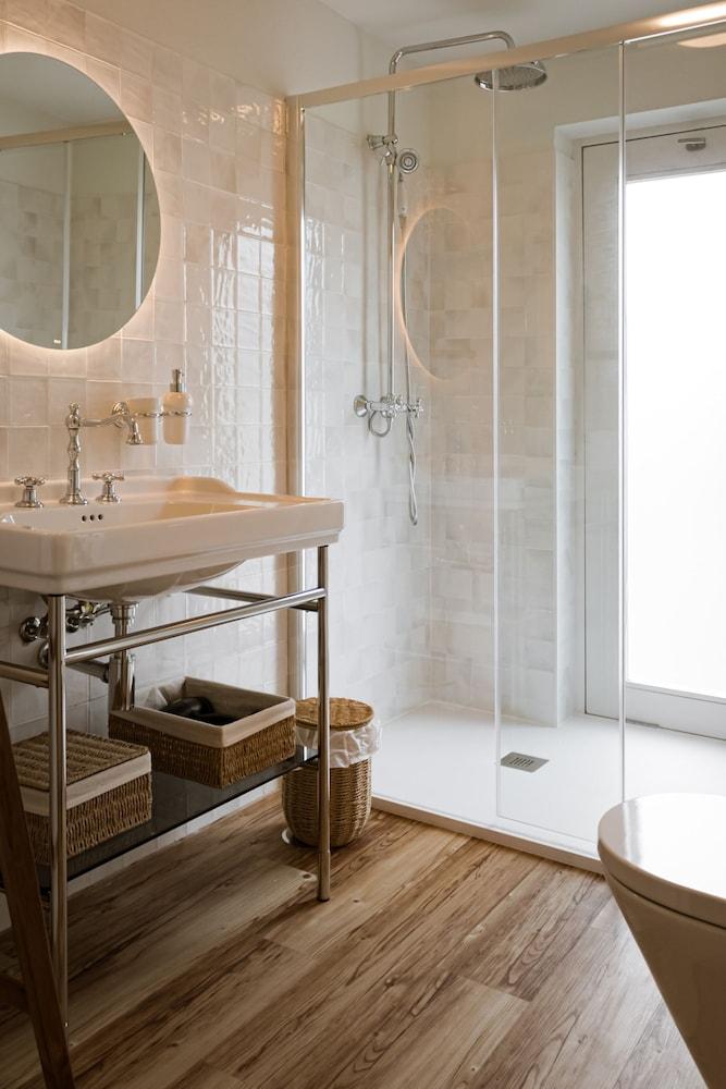 Imago Houses 1 - by MET