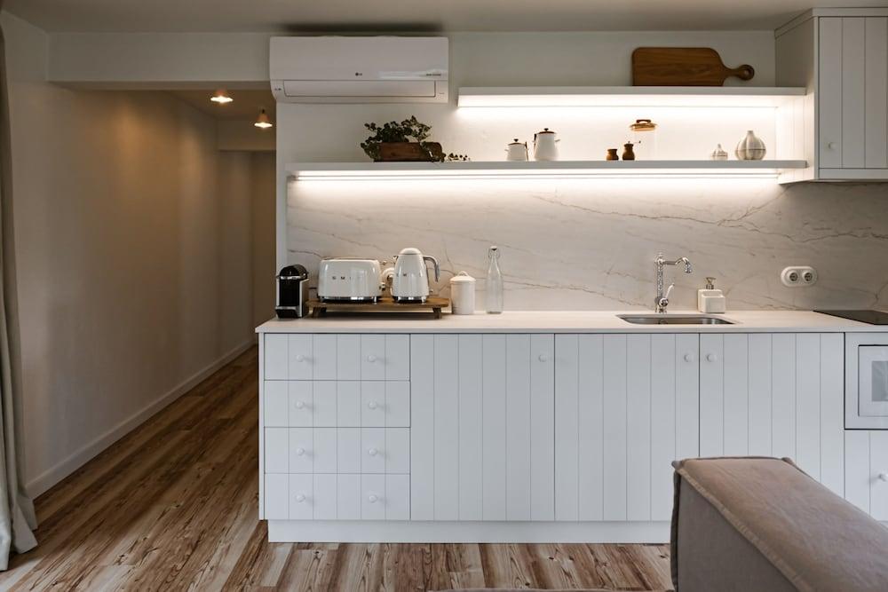 Imago Houses 1 - by MET