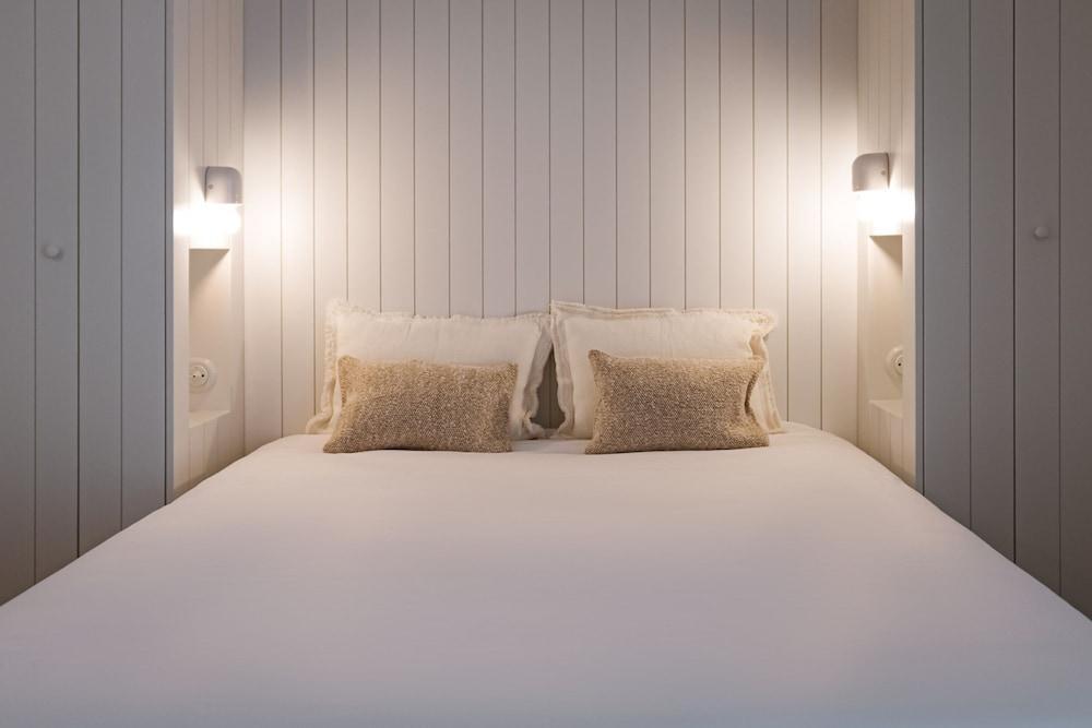 Imago Houses 3 - by MET