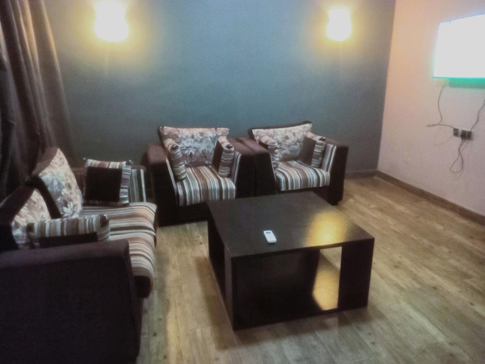 golden tulip essential