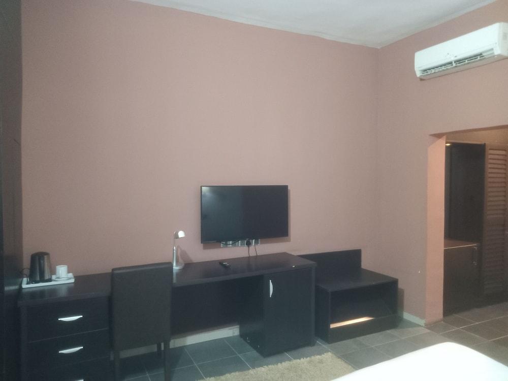 golden tulip essential