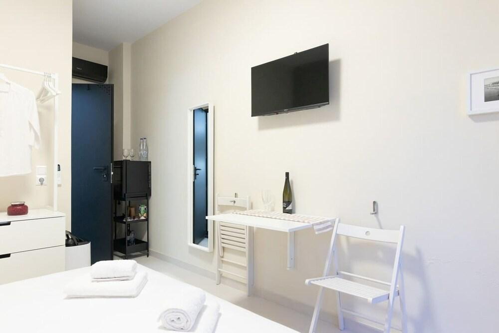 Astra Beach Studio 5