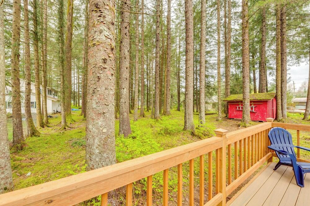 2 Mi to Mendenhall Glacier: Forest-view Sanctuary!