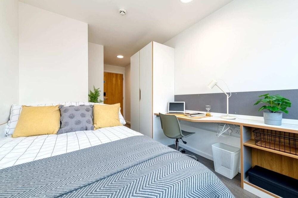 Student Only Merlin Heights