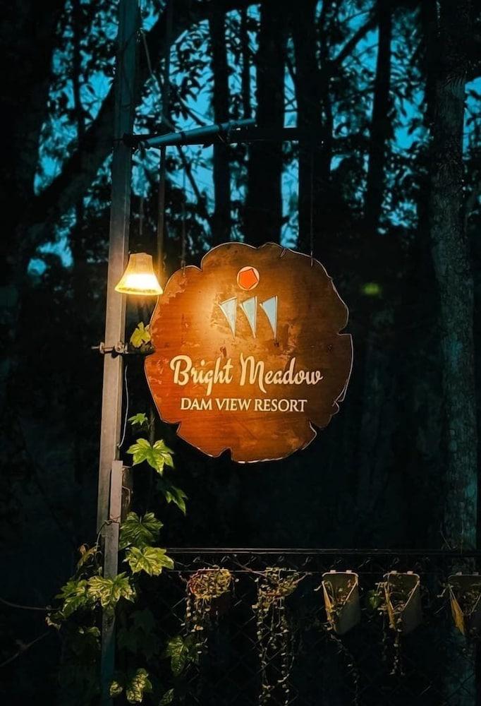 Bright Meadow Dam View Resort