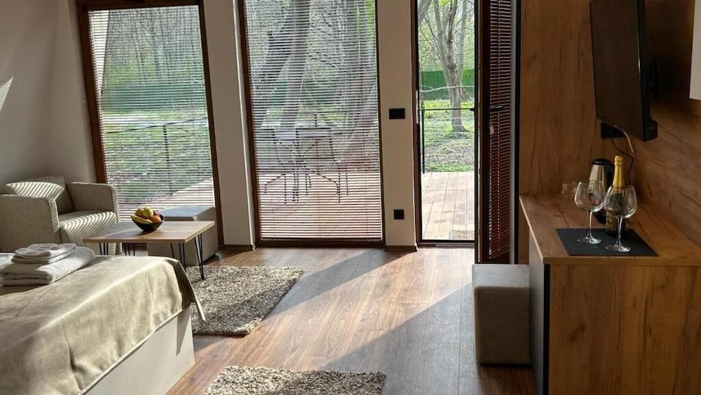 Blisku do Gradot Riverfront Cabins