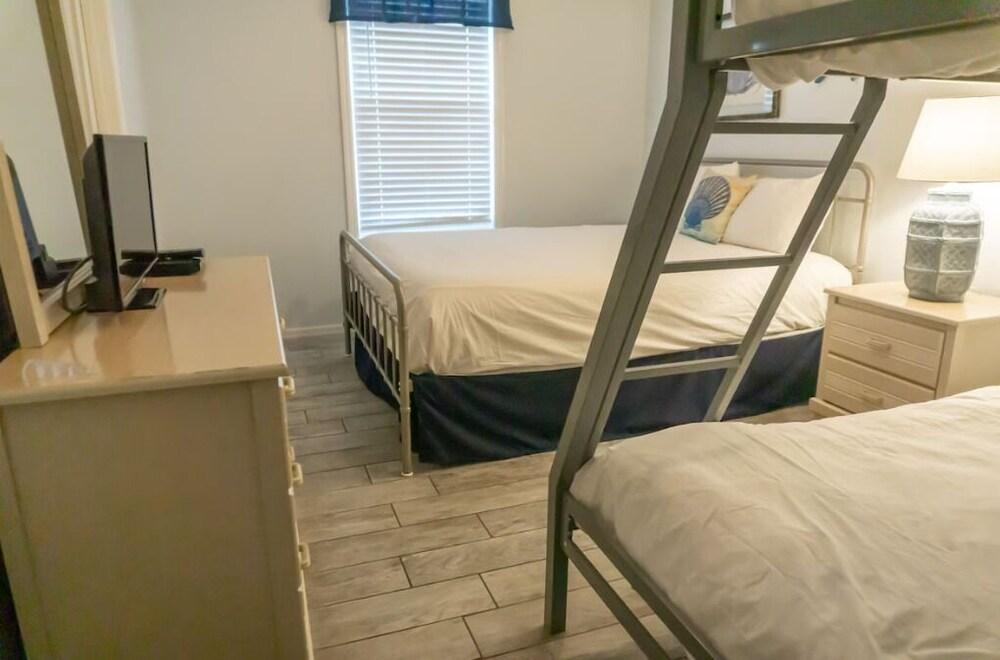 Beachside Villas 1022