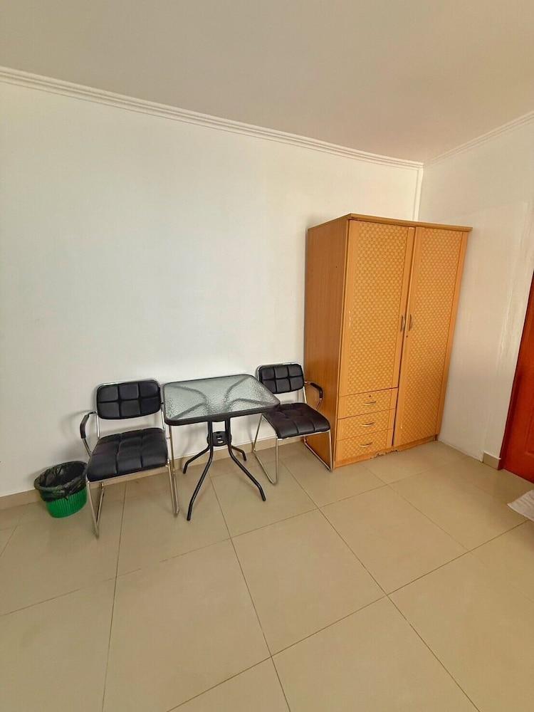 Malee Guesthouse & Restaurant