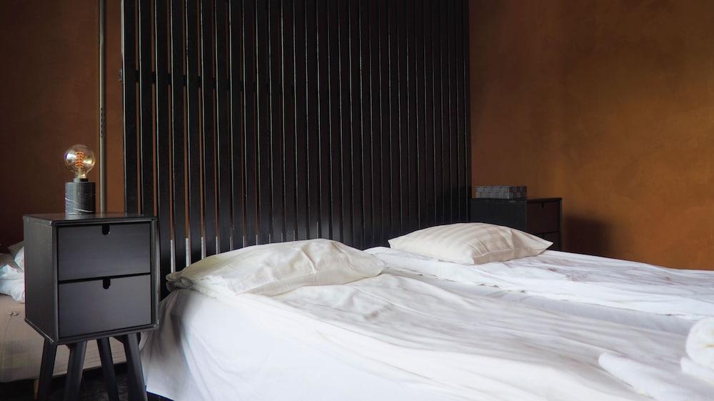 Suite with Sauna & Jacuzzi in Kamppi