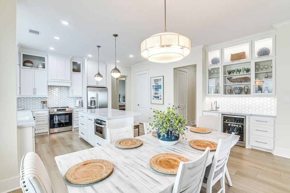 Walk to Beach: Galveston Gem w/ Pool Access