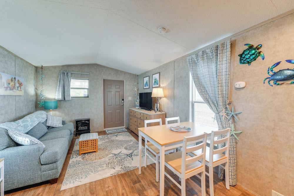 2 Mi to Anna Maria Island: Newly Built Home!