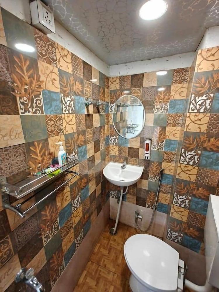 kailash pati guest house