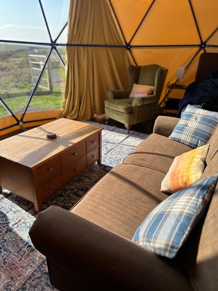 Glamping Pod - Sleeps 4 - Pets - Parking