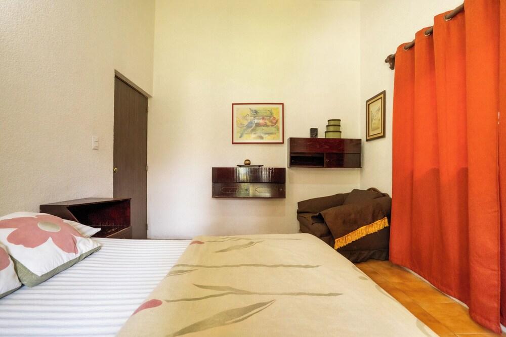 Vacation house with pool - Temixco 2 BR