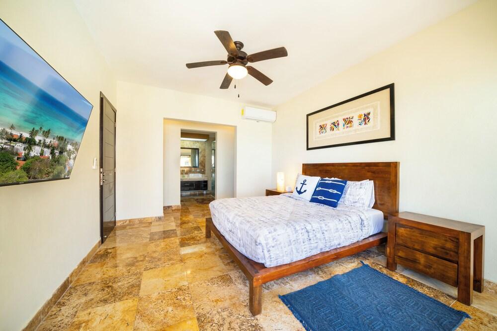 Luxury Beachfront Condo 3 BR - El Faro Ref 301