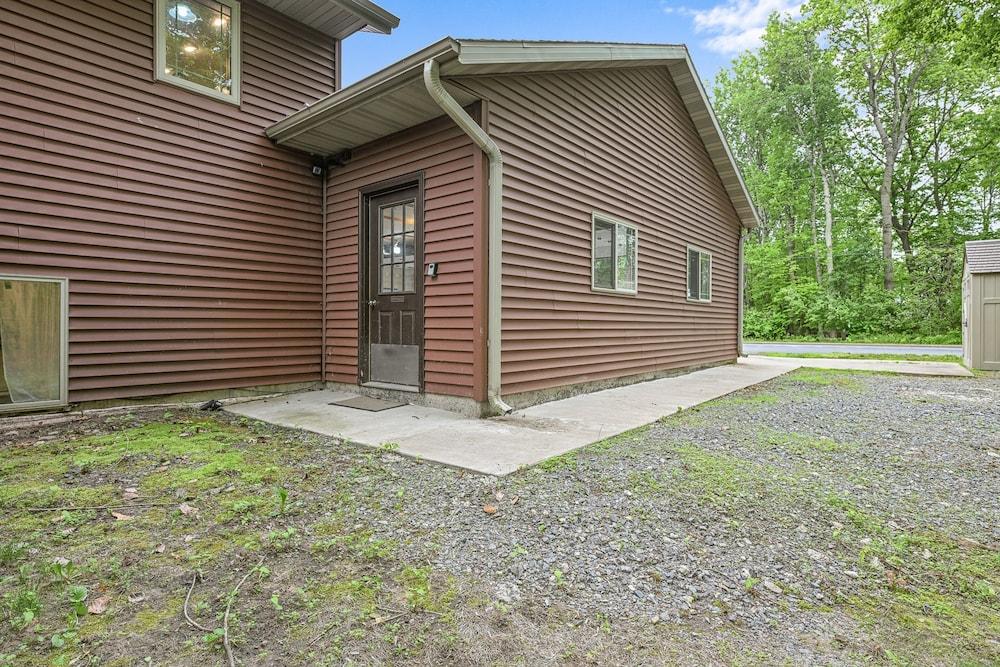 Mosinee Woodland Escape - Lower Suite