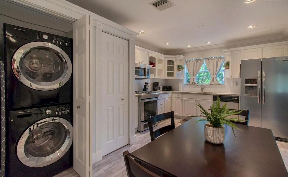 Sunlit Escape 3BR 2BA w Private Pool Backyard