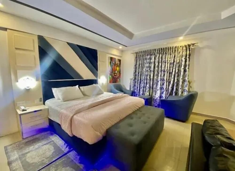 Dejays Homes and Shortlets