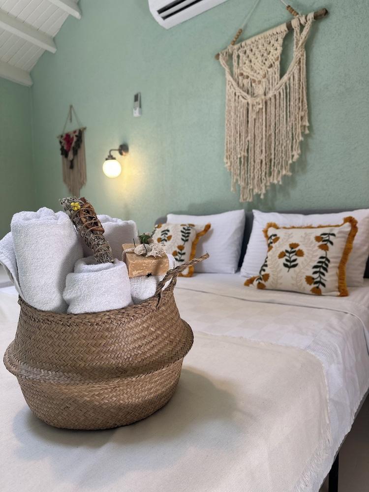 Hanole Macaron Guest House